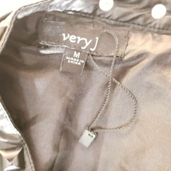 Very J Medium Black Faux Leather Pleather Circle Skirt Studs One Pocket - Picture 5 of 7